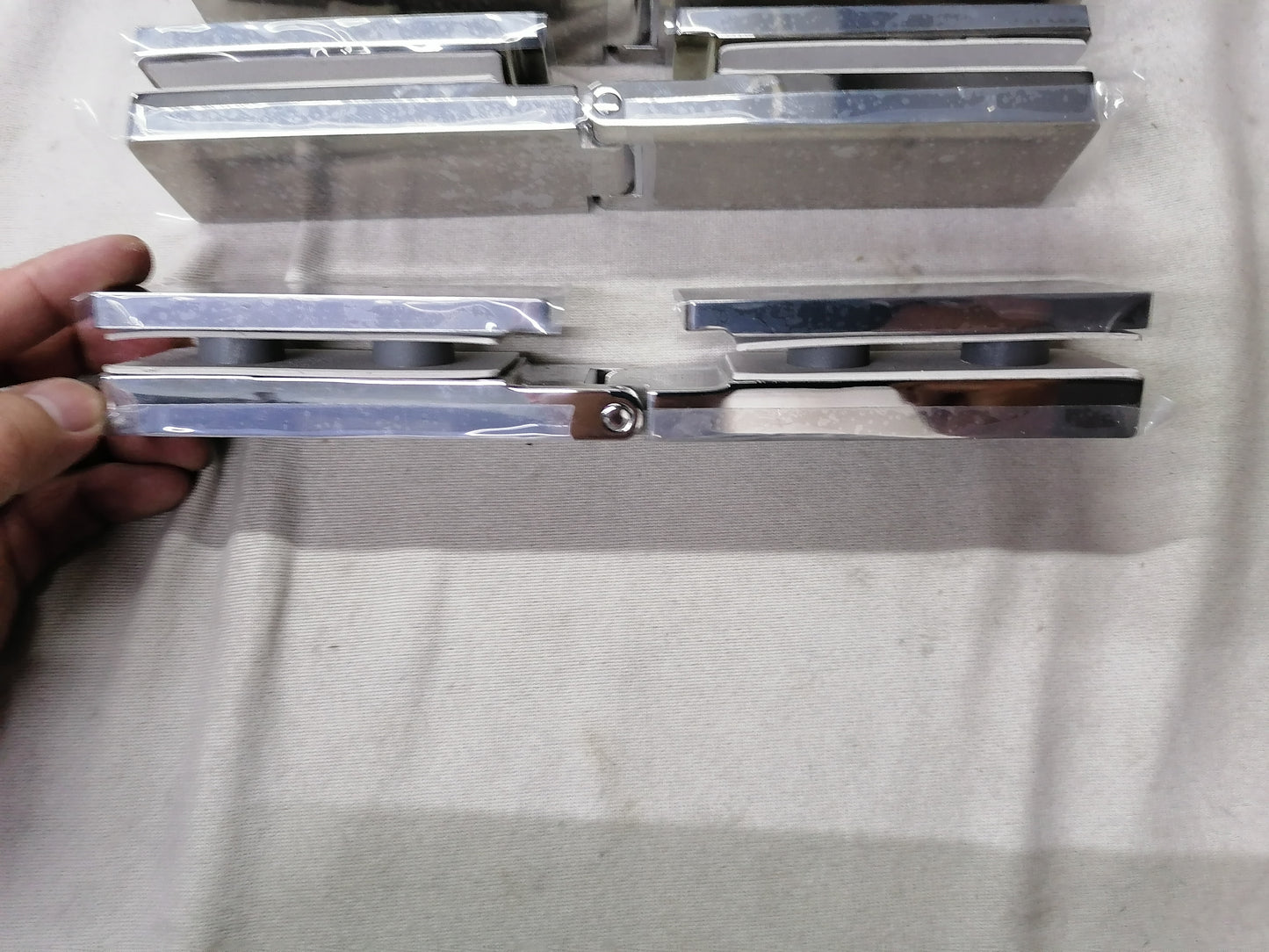 304 Stainless Steel Frameless Shower Door Hinge, 180 Degree Glass to Glass Heavy Duty Bathroom Hardware for Tempered Glass