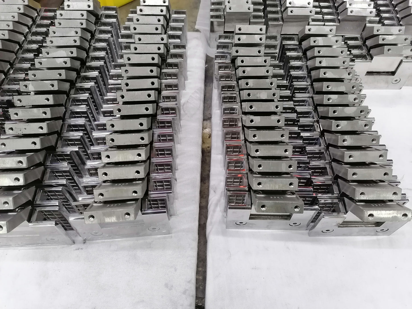 90° Frameless Glass Shower Door Hinge, 304 Stainless Steel, Brushed PVD Coating, Bathroom